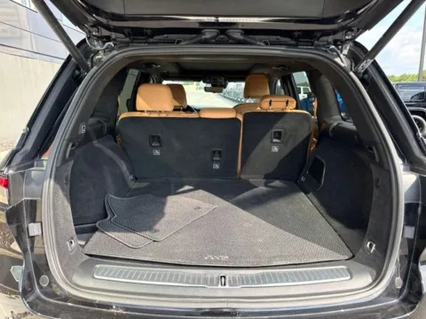 More photos of 2025 Jeep Grand Cherokee Summit Reserve at Airport Chrysler Dodge Jeep Ram, MO