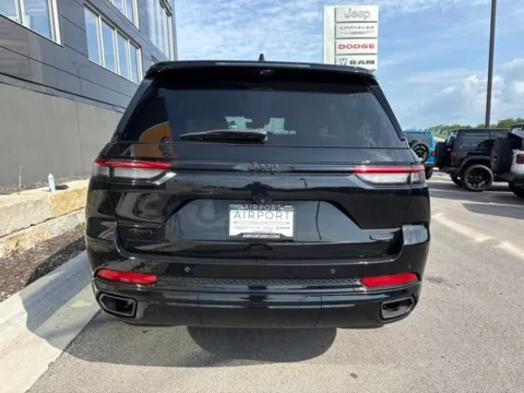 More photos of 2025 Jeep Grand Cherokee Summit Reserve at Airport Chrysler Dodge Jeep Ram, MO