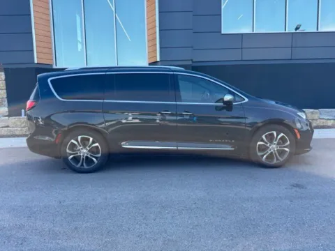 Photos of 2022 Chrysler Pacifica Pinnacle for sale in Platte City, MO at Airport Chrysler Dodge Jeep Ram