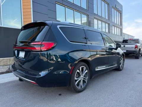 Another view of 2022 Chrysler Pacifica Pinnacle for sale in Platte City, MO at Airport Chrysler Dodge Jeep Ram