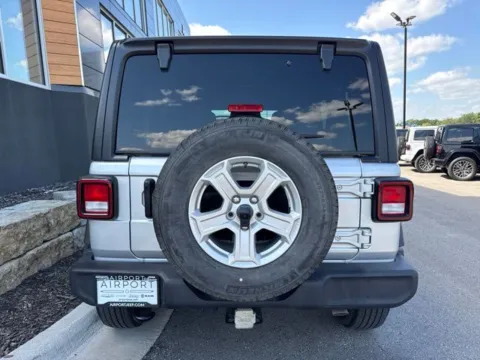 More photos of 2022 Jeep Wrangler Unlimited Sport S at Airport Chrysler Dodge Jeep Ram, MO