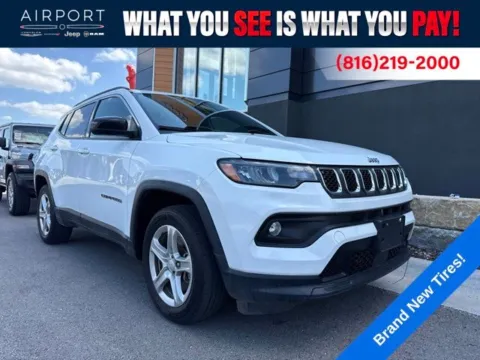 White 2023 Jeep Compass Latitude for sale in Platte City, MO