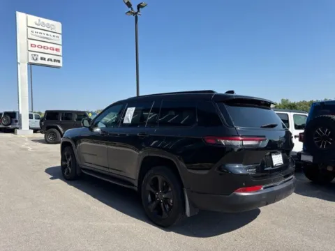 More photos of 2025 Jeep Grand Cherokee L Limited at Airport Chrysler Dodge Jeep Ram, MO