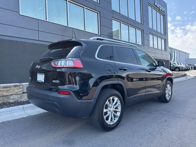 Used 2019 Jeep Cherokee Latitude with VIN 1C4PJMCB1KD157970 for sale in Kansas City