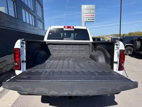 More photos of 2027 Ram 2500 Tradesman at Airport Chrysler Dodge Jeep Ram, MO