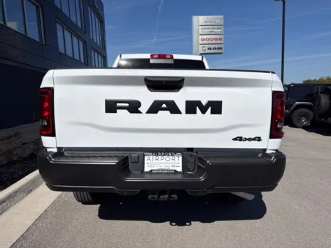 More photos of 2027 Ram 2500 Tradesman at Airport Chrysler Dodge Jeep Ram, MO