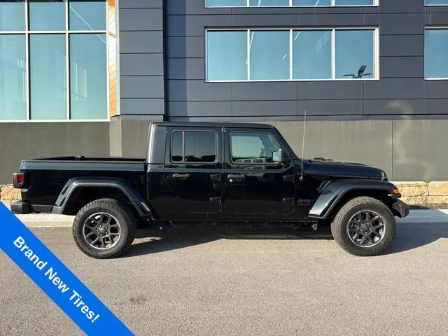 Used 2022 Jeep Gladiator Sport S with VIN 1C6HJTAG1NL169048 for sale in Kansas City
