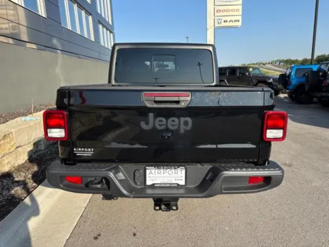 More photos of 2022 Jeep Gladiator Sport at Airport Chrysler Dodge Jeep Ram, MO