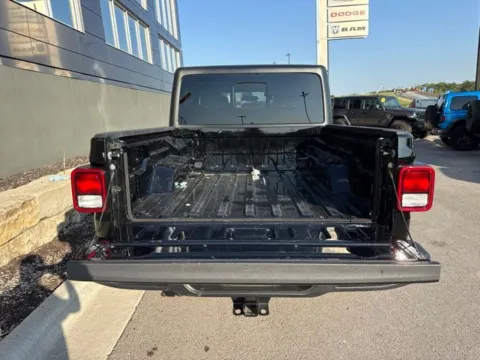 More photos of 2022 Jeep Gladiator Sport at Airport Chrysler Dodge Jeep Ram, MO