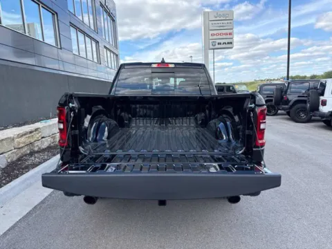 More photos of 2027 Ram 1500 Laramie at Airport Chrysler Dodge Jeep Ram, MO