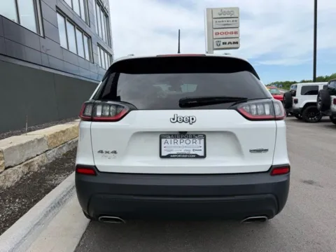 More photos of 2022 Jeep Cherokee Latitude Lux at Airport Chrysler Dodge Jeep Ram, MO