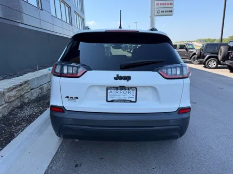 More photos of 2023 Jeep Cherokee Altitude at Airport Chrysler Dodge Jeep Ram, MO