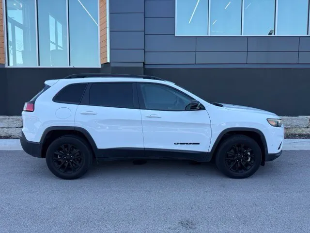 Used 2023 Jeep Cherokee Altitude Lux with VIN 1C4PJMMB4PD110132 for sale in Kansas City