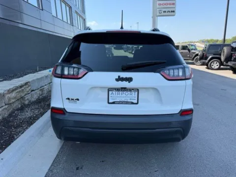 More photos of 2023 Jeep Cherokee Altitude at Airport Chrysler Dodge Jeep Ram, MO