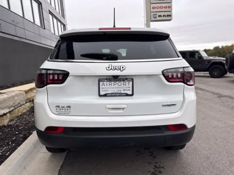 More photos of 2024 Jeep Compass Latitude at Airport Chrysler Dodge Jeep Ram, MO