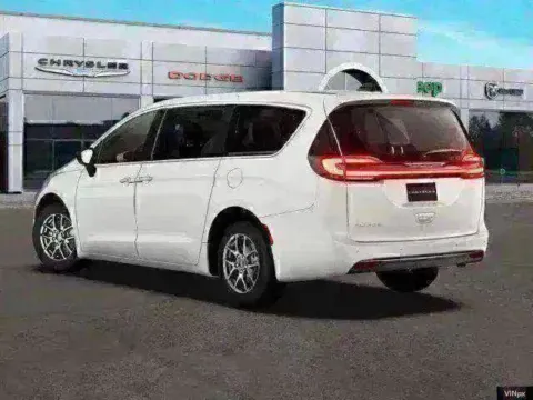 More photos of 2027 Chrysler Pacifica Select at Airport Chrysler Dodge Jeep Ram, MO