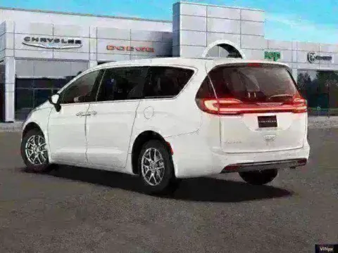 More photos of 2027 Chrysler Pacifica Select at Airport Chrysler Dodge Jeep Ram, MO