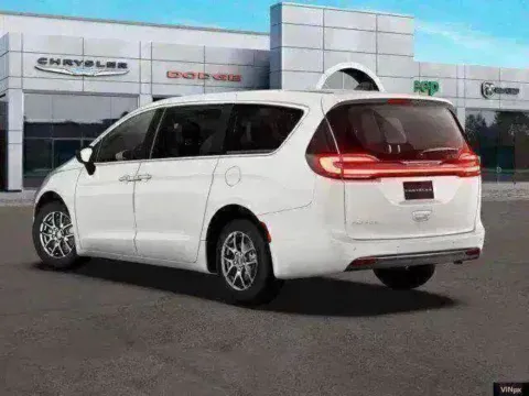 More photos of 2027 Chrysler Pacifica Select at Airport Chrysler Dodge Jeep Ram, MO