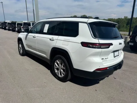 More photos of 2022 Jeep Grand Cherokee L Limited at Airport Chrysler Dodge Jeep Ram, MO
