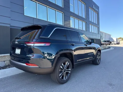 Another view of 2027 Jeep Grand Cherokee Limited for sale in Platte City, MO at Airport Chrysler Dodge Jeep Ram