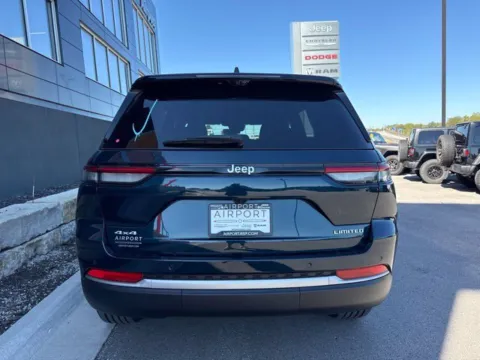 More photos of 2027 Jeep Grand Cherokee Limited at Airport Chrysler Dodge Jeep Ram, MO