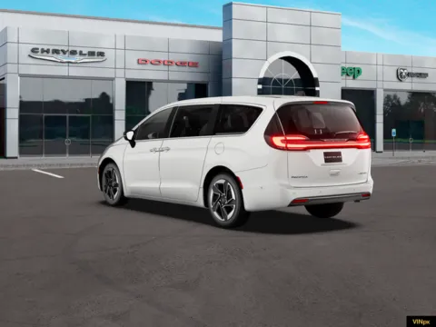 More photos of 2027 Chrysler Pacifica Limited at Airport Chrysler Dodge Jeep Ram, MO