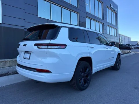 More photos of 2027 Jeep Grand Cherokee L Limited Reserve at Airport Chrysler Dodge Jeep Ram, MO
