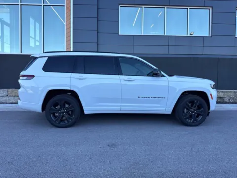 Another view of 2027 Jeep Grand Cherokee L Limited Reserve for sale in Platte City, MO at Airport Chrysler Dodge Jeep Ram