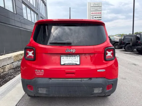 More photos of 2021 Jeep Renegade Latitude at Airport Chrysler Dodge Jeep Ram, MO