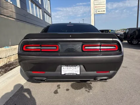 More photos of 2022 Dodge Challenger SXT at Airport Chrysler Dodge Jeep Ram, MO