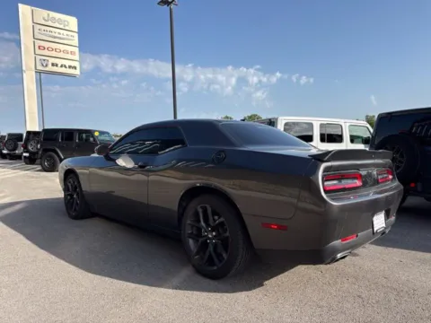 More photos of 2022 Dodge Challenger SXT at Airport Chrysler Dodge Jeep Ram, MO