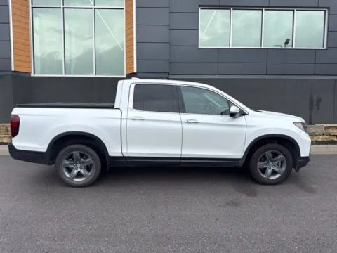 Photos of 2022 Honda Ridgeline RTL-E for sale in Platte City, MO at Airport Chrysler Dodge Jeep Ram