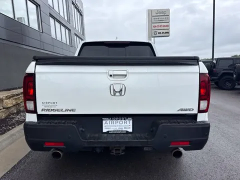 More photos of 2022 Honda Ridgeline RTL-E at Airport Chrysler Dodge Jeep Ram, MO