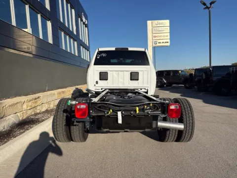 More photos of 2027 Ram 5500 HD Tradesman at Airport Chrysler Dodge Jeep Ram, MO