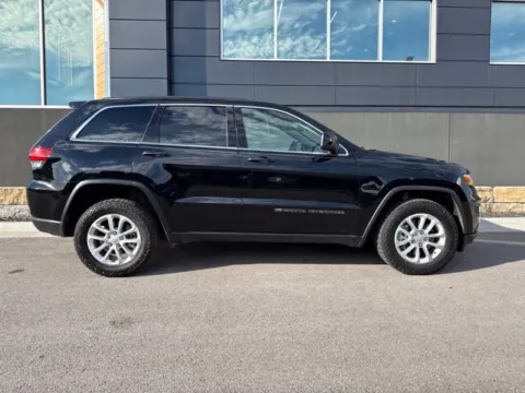Photos of 2022 Jeep Grand Cherokee WK Laredo E for sale in Platte City, MO at Airport Chrysler Dodge Jeep Ram