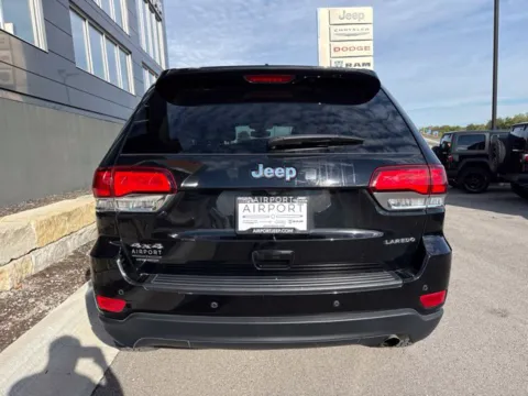 More photos of 2022 Jeep Grand Cherokee WK Laredo E at Airport Chrysler Dodge Jeep Ram, MO