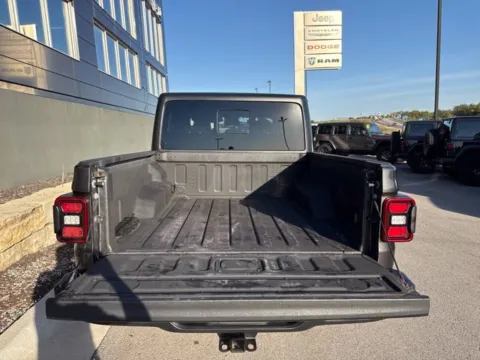 More photos of 2024 Jeep Gladiator Willys at Airport Chrysler Dodge Jeep Ram, MO