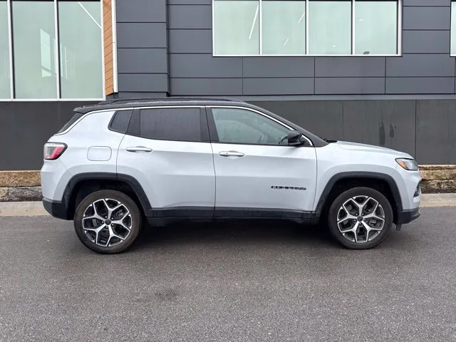 Used 2025 Jeep Compass Limited with VIN 3C4NJDCN8ST501452 for sale in Kansas City