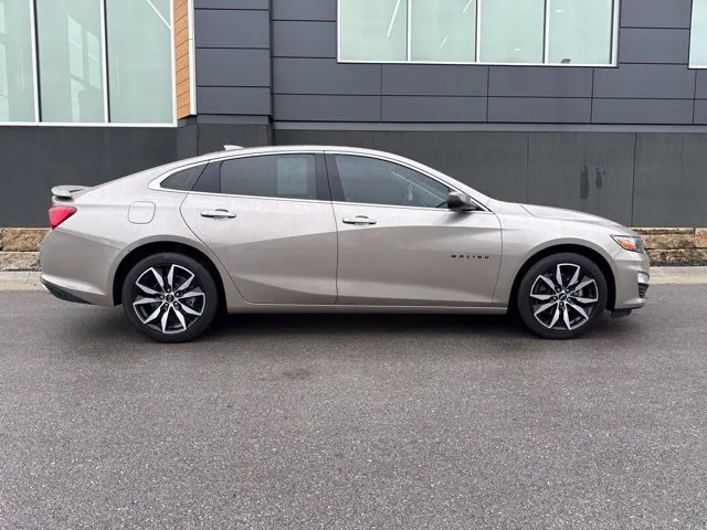 Used 2024 Chevrolet Malibu RS with VIN 1G1ZG5STXRF135836 for sale in Kansas City