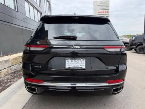 More photos of 2023 Jeep Grand Cherokee Overland at Airport Chrysler Dodge Jeep Ram, MO