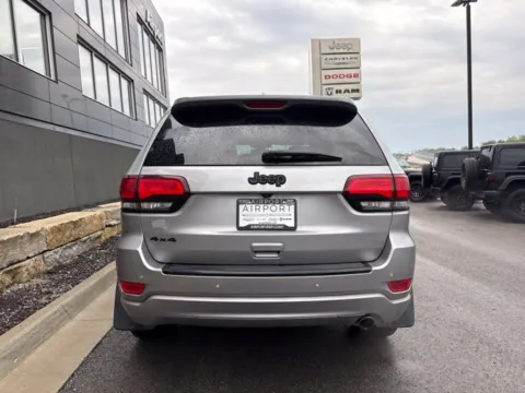More photos of 2018 Jeep Grand Cherokee Altitude at Airport Chrysler Dodge Jeep Ram, MO