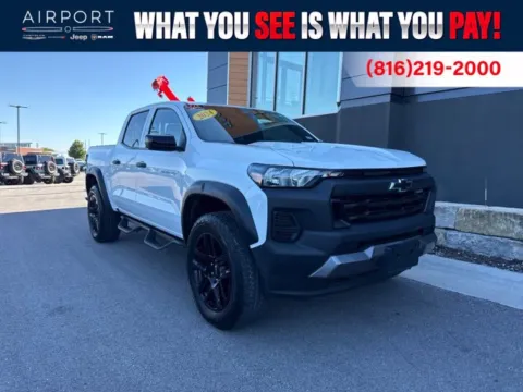 White 2024 Chevrolet Colorado Trail Boss for sale in Platte City, MO
