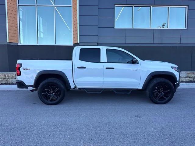 Used 2024 Chevrolet Colorado Trail Boss with VIN 1GCPTEEK0R1211073 for sale in Kansas City