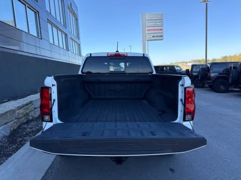 More photos of 2024 Chevrolet Colorado Trail Boss at Airport Chrysler Dodge Jeep Ram, MO