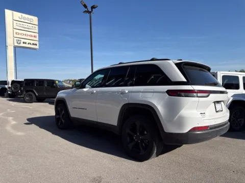 More photos of 2025 Jeep Grand Cherokee Altitude X at Airport Chrysler Dodge Jeep Ram, MO
