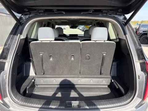More photos of 2022 Kia Telluride EX at Airport Chrysler Dodge Jeep Ram, MO