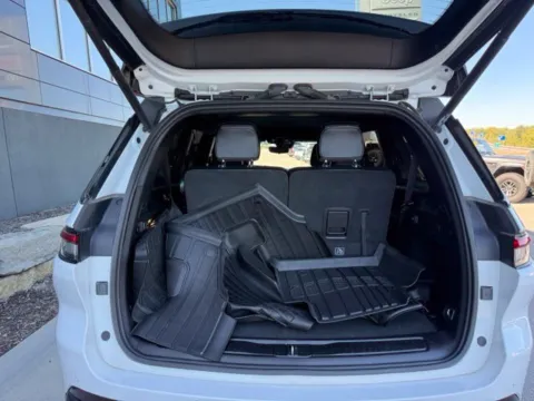 More photos of 2024 Jeep Grand Cherokee L Altitude at Airport Chrysler Dodge Jeep Ram, MO