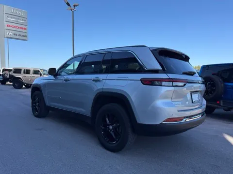 More photos of 2024 Jeep Grand Cherokee Laredo X at Airport Chrysler Dodge Jeep Ram, MO