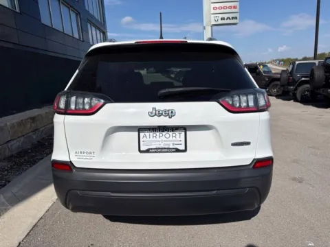More photos of 2019 Jeep Cherokee Latitude at Airport Chrysler Dodge Jeep Ram, MO