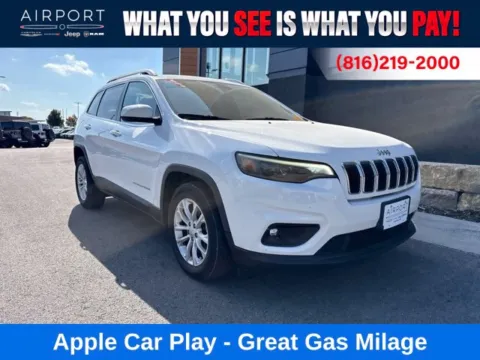 White 2019 Jeep Cherokee Latitude for sale in Platte City, MO
